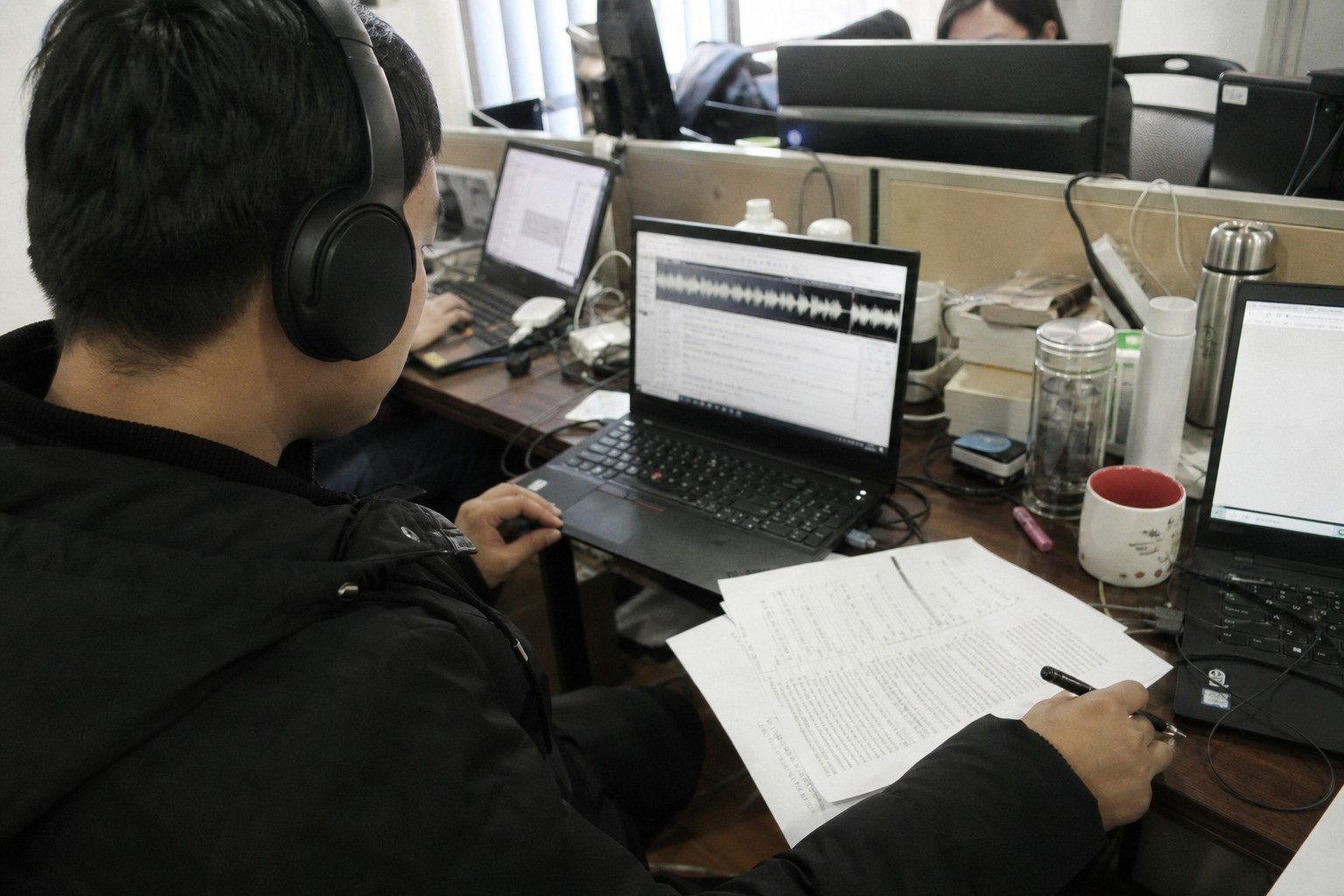 俄语语音大模型训练前，原始音频要做哪些清洗的标注字段与质检示意图